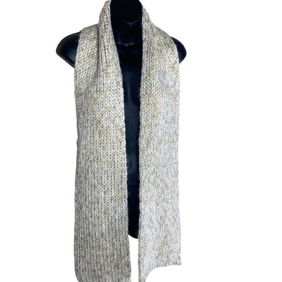 Chunky knit white braided scarf with light greys woven in and gold shimmer. - Picture 2 of 3